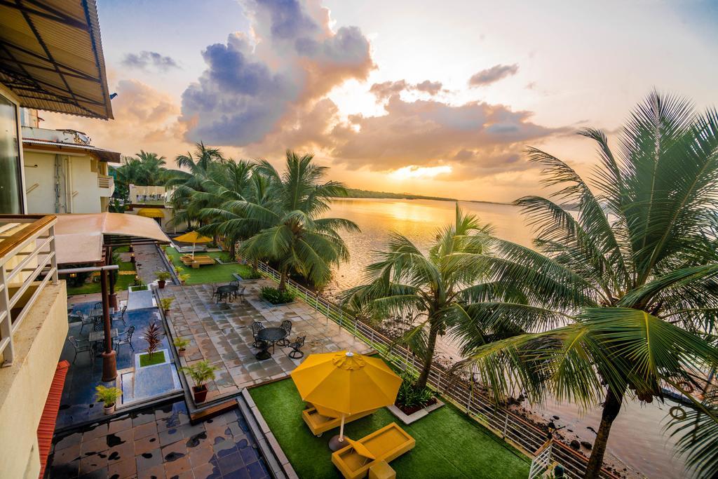 Deltin Palms Riverfront Panaji Extérieur photo